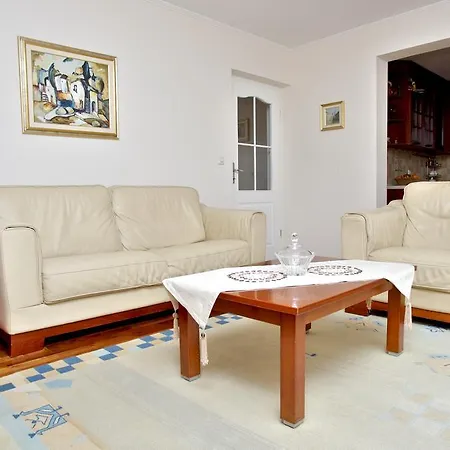 Kastelana Appartement *